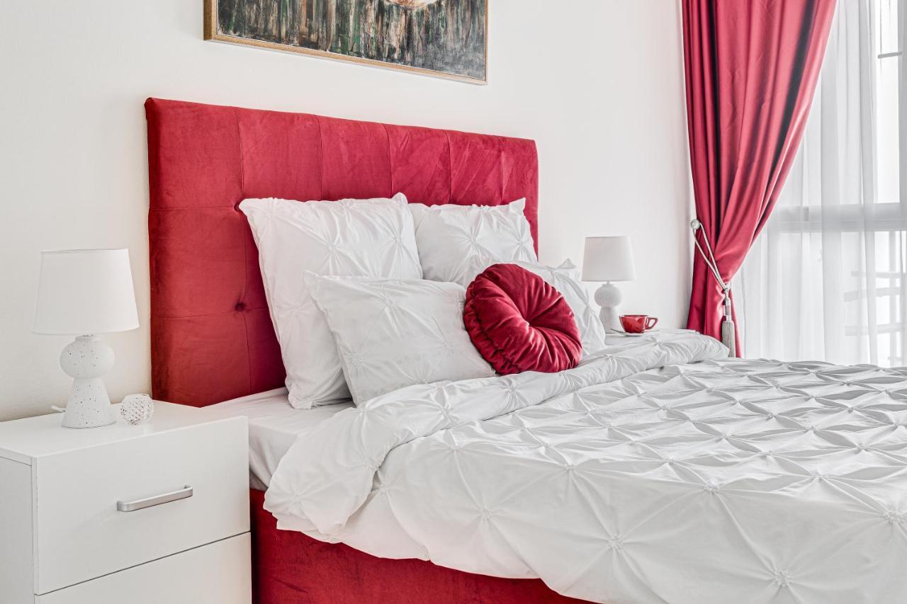 Ari Cherry Apartament With Balcony Arad Buitenkant foto